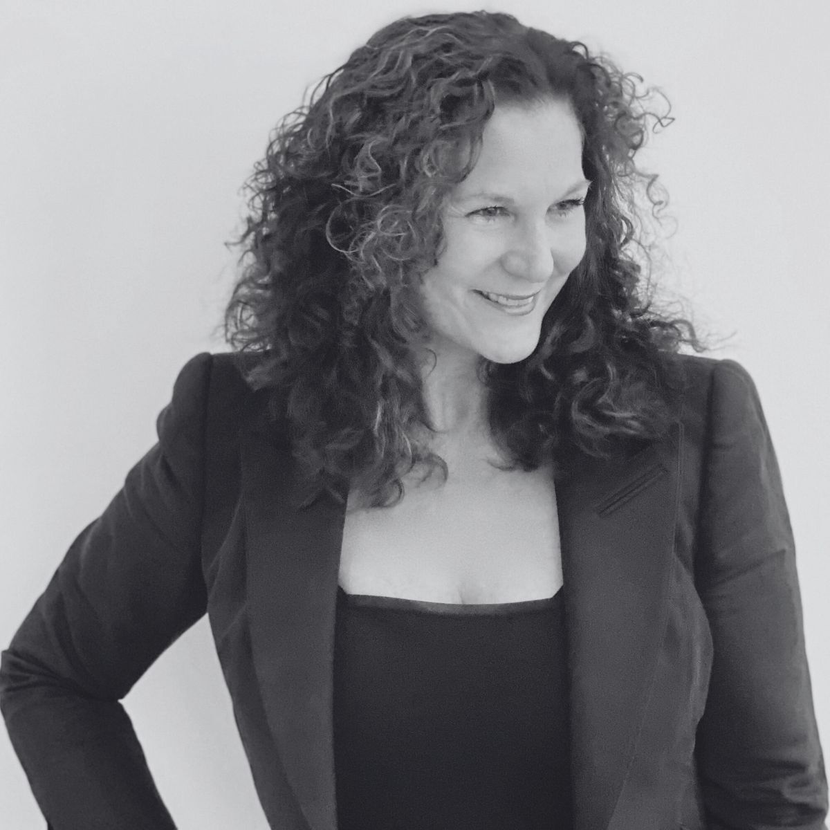<Carolyn Izzo>